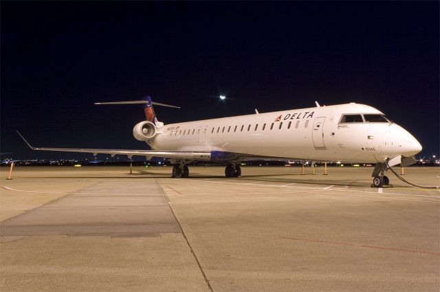 Canadair Regional Jet CRJ-900 (N601LR) - Dec. 3, 2007.