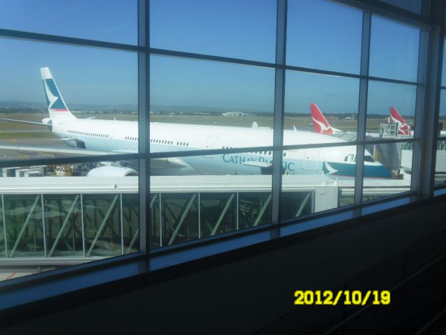 Airbus A330-300 (B-LAC) - Cathay Pacific Airways Airbus A330-343X at YPAD CX105 HKG-MEL via ADL