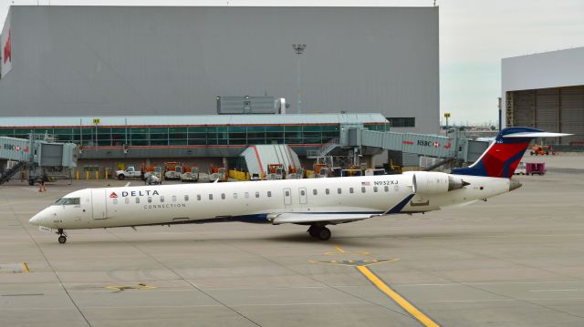 Canadair Regional Jet CRJ-900 (N932XJ) - Delta Bombardier CRJ-900LR N932XJ in Toronto 