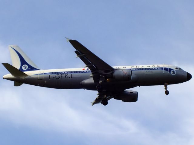 Airbus A320 (F-GFKJ)