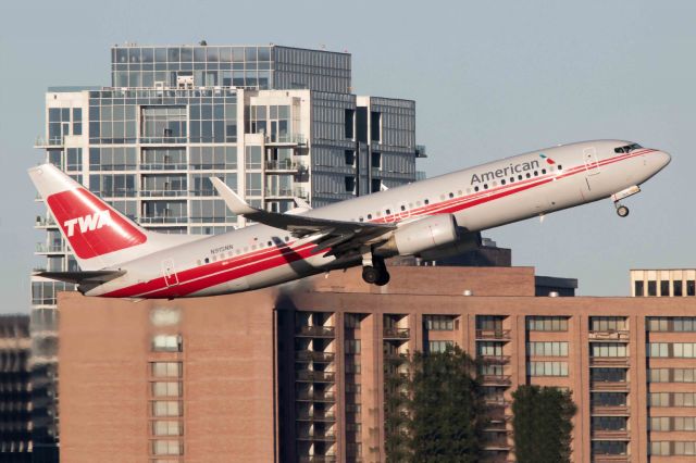 Boeing 737-800 (N915NN) - TWA Heritage Retro Livery