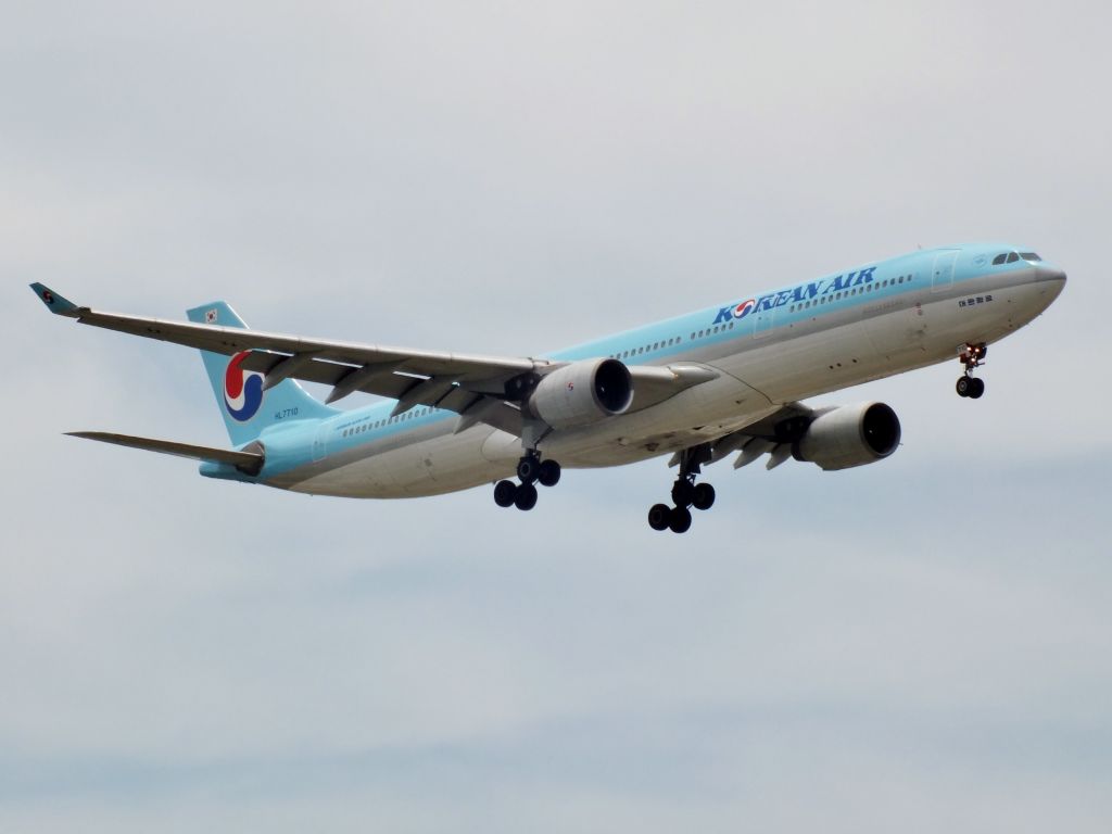 Airbus A330-300 (HL7710)
