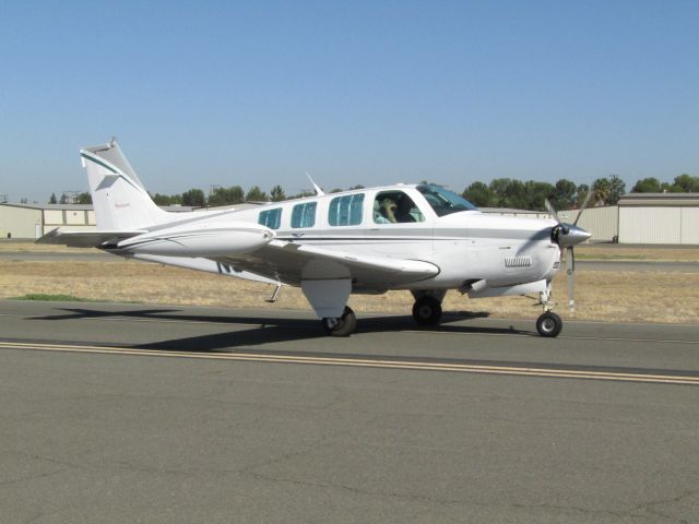 Beechcraft Bonanza (36) (N9836S) - Taxiing to RWY 24