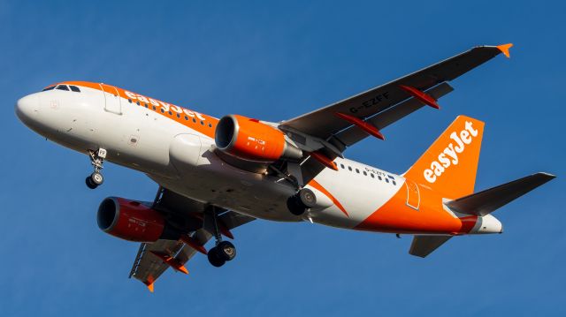 Airbus A319 (G-EZFF)