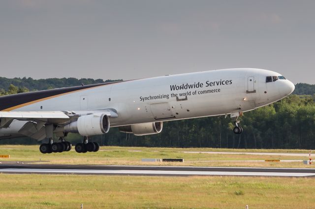 Boeing MD-11 (N287UP)