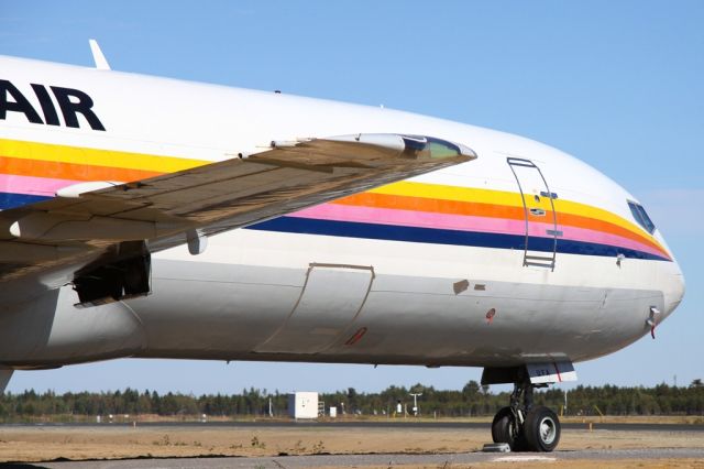 BOEING 727-200 (C-FUFA)