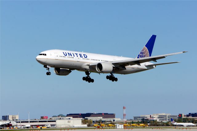 Boeing 777-200 (N792UA) - Landing after a flight from Brussels.