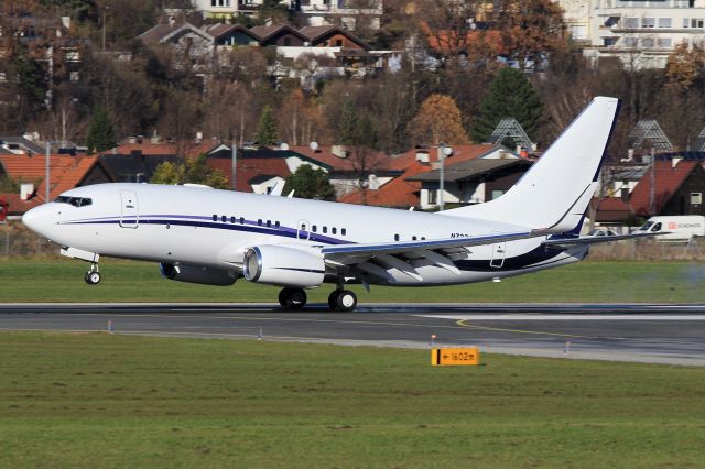 Boeing 737-700 (N737AG)