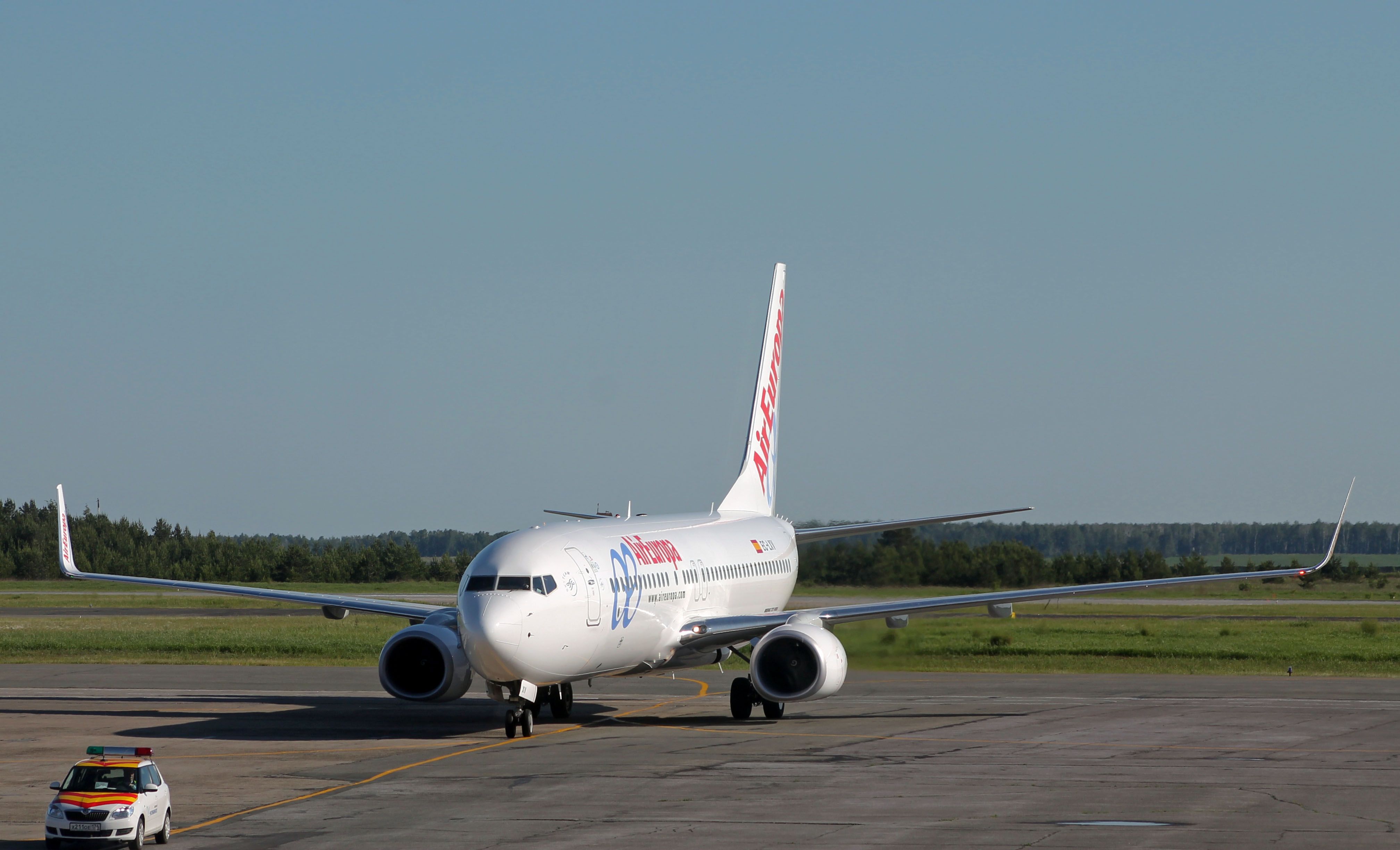 Boeing 737-700 (EC-LXV)