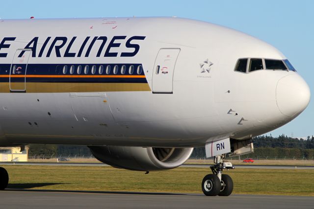 Boeing 777-200 (9V-SRN)