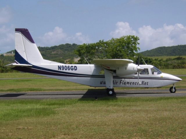 ROMAERO Islander (N906GD)