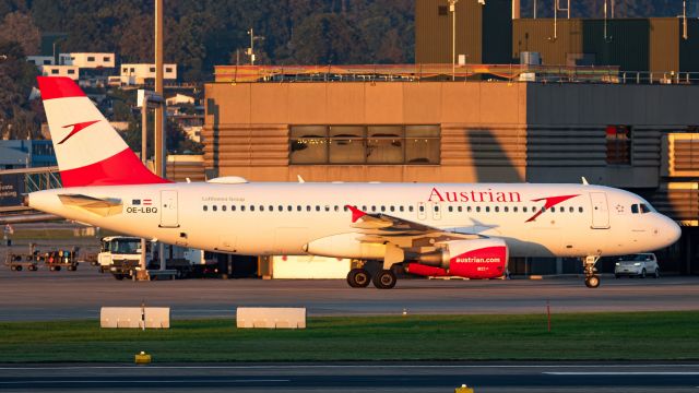 Airbus A320 (OE-LBQ)