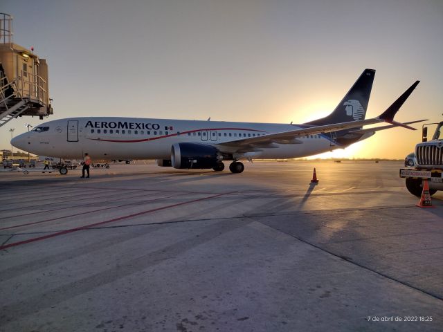 Boeing 737 MAX 8 (XA-MFM)