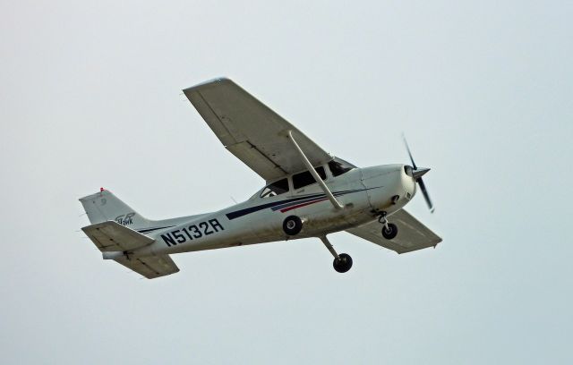 Cessna Skyhawk (N5132R)