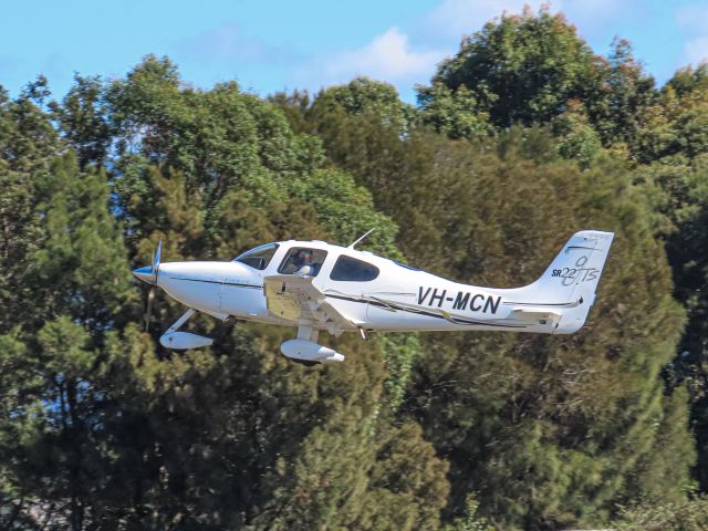 Cirrus SR-22 (VH-MCN)