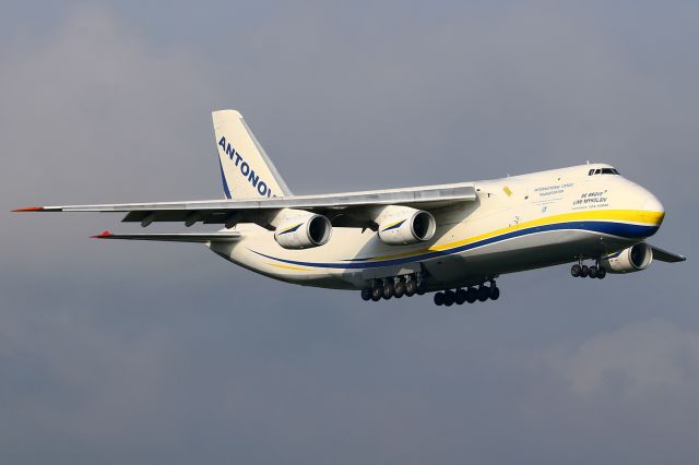 Antonov An-124 Ruslan (UR-82007)