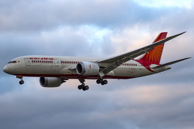 Boeing 787-8 (VT-ANH) - after heavy rain