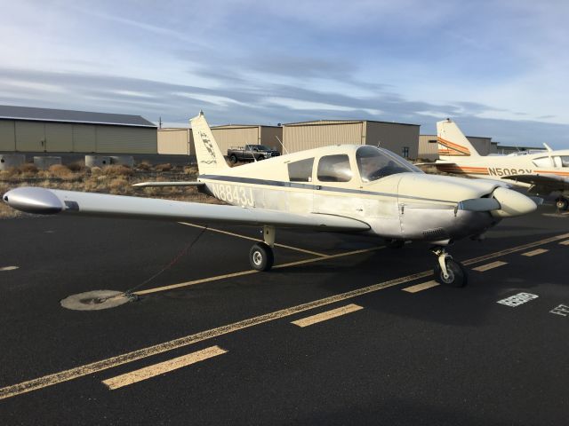 Piper Cherokee (N8843J)