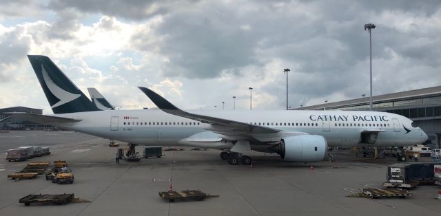 Airbus A350-900 (B-LRO) - Arriving from Charleroi next to this sexy beast.