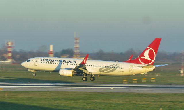 Boeing 737-800 (TC-JGC) - Turkish Airlines Boeing 737-8F2(WL) TC-JGC in Turin