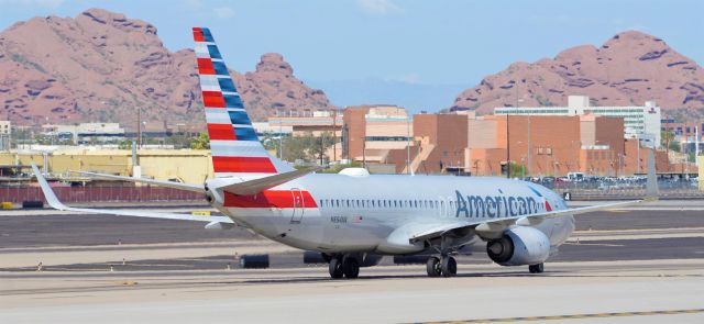 Boeing 737-700 (N894NN) - Phoenix Sky Harbor International Airport 26AUG19 110 degrees