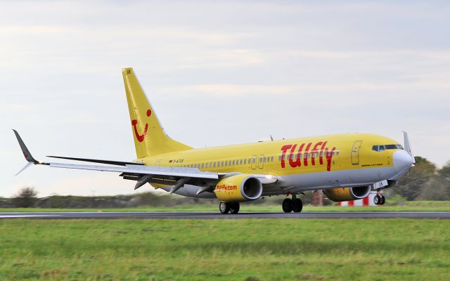 Boeing 737-800 (D-ATUK) - tuifly b737-8 d-atuk landing at shannon 23/10/16.