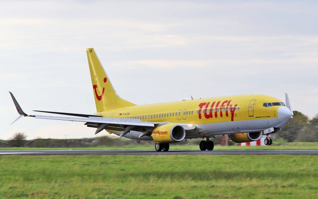 Boeing 737-800 (D-ATUK) - tuifly b737-8 d-atuk landing at shannon 23/10/16.