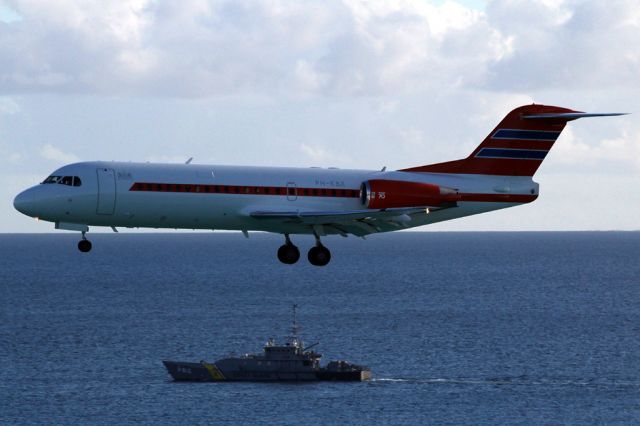 Fokker 70 (PH-KBX) - From the Sonesta Hotel