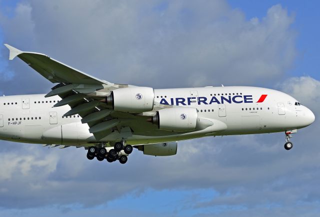 Airbus A380-800 —