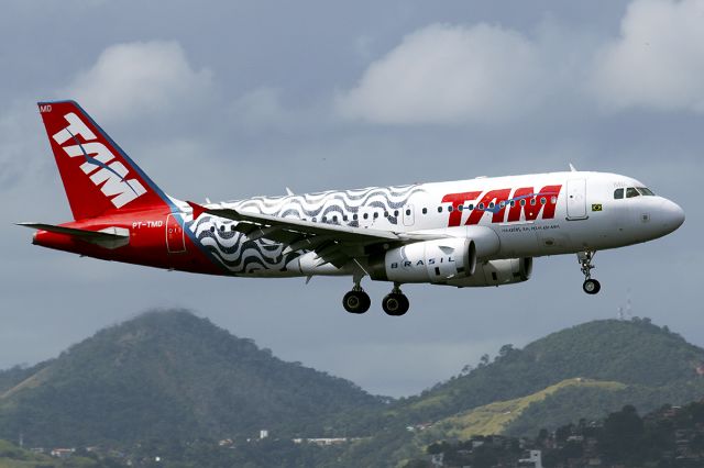 Airbus A319 (PT-TMD)