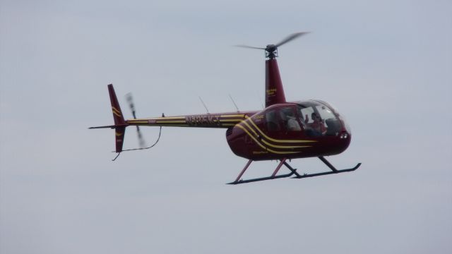 Robinson R-44 (N135KT)