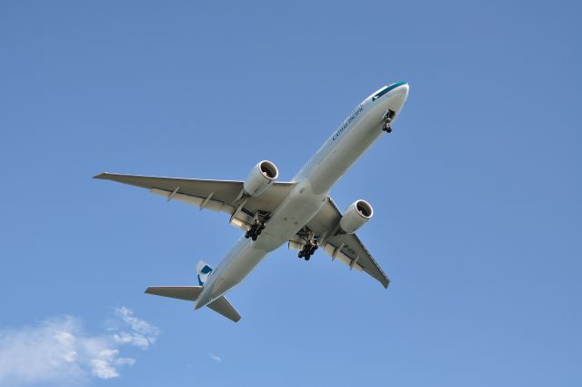 BOEING 777-300 (B-KPI) - 2010/12/11