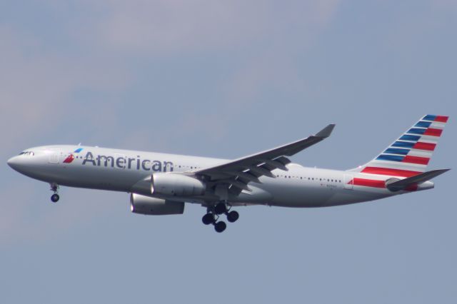 Airbus A330-200 (N291AY) - American 751 landing from Frankfurt, Germany