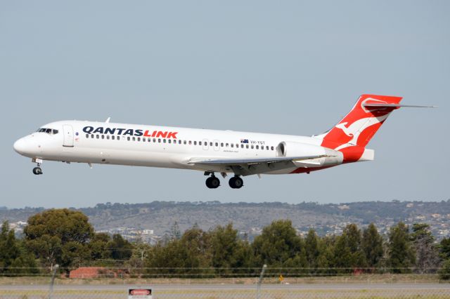 Boeing 717-200 (VH-YQT) - On short finals for runway 05. Thursday, 8th May 2014.