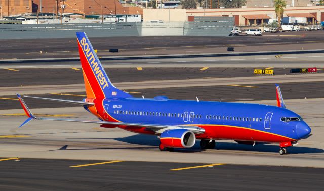 Boeing 737-800 (N8627B) - Spotted from Terminal 3 parking garage, level 8, at KPHX on November 14, 2020