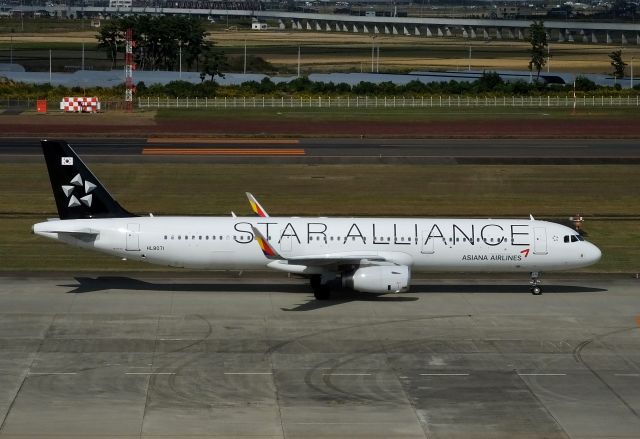 Airbus A321 (HL8071) - Taxing at SDJ (Sendai-Ap Japan) 2016/10/20