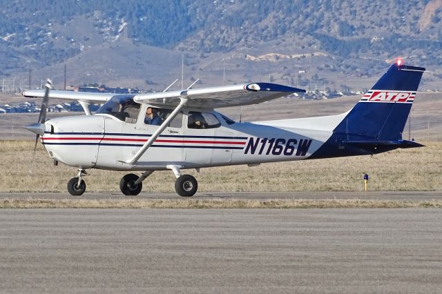 Cessna Skyhawk (N1166W)