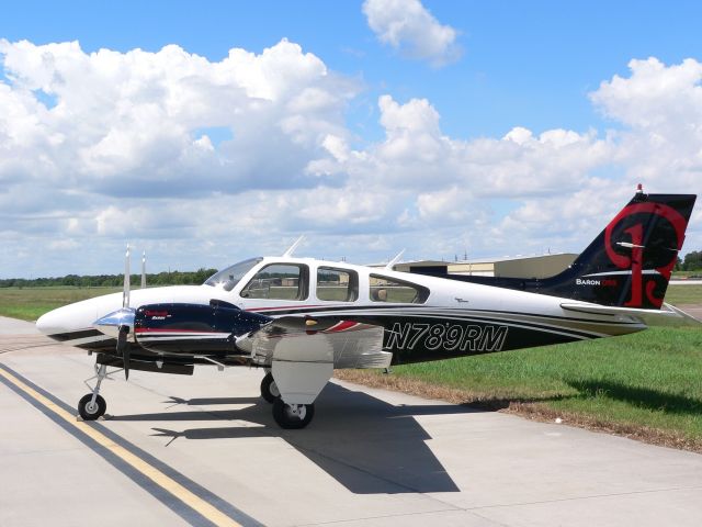 Beechcraft 55 Baron (N789RM) - Fresh out of the Murmer paint shop