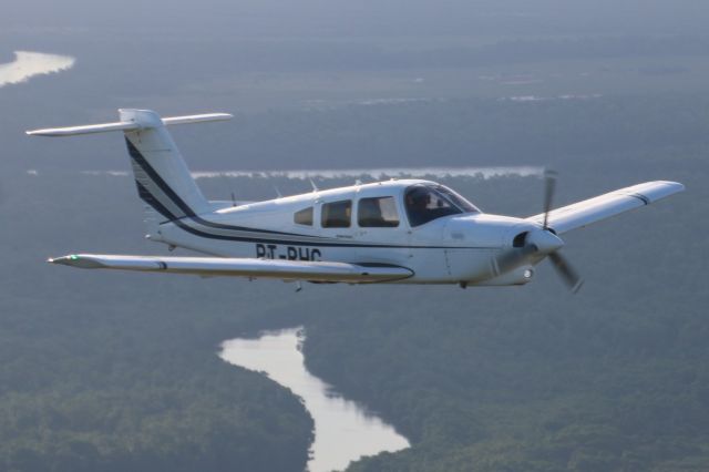 Piper Turbo Arrow 4 (PT-RHG)