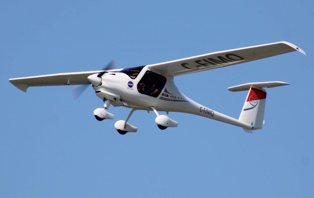 PIPISTREL Surveyor (C-FJMQ) - Très bel hultra léger à son declllage piste 25 à CYGR à destination de CZBF