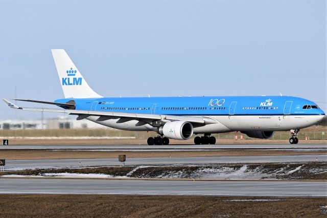 Airbus A330-300 (PH-AKF) - KLM Royal Dutch Airlines Airbus A330-303 departing YYC on Feb 28.