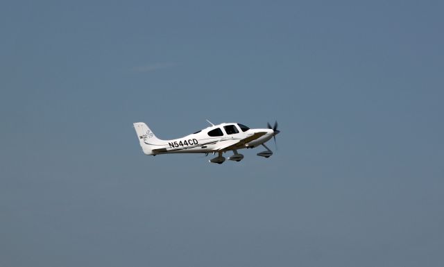 Cirrus SR-22 (N544CD)