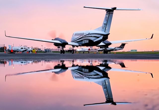 Beechcraft Super King Air 350 (N775SM)