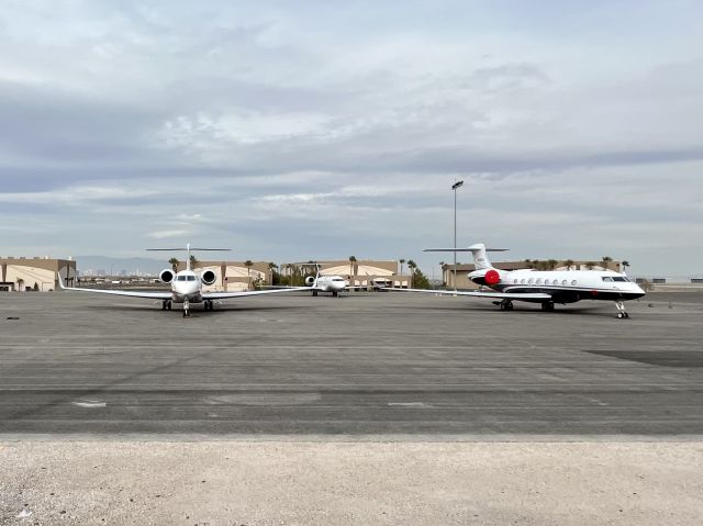 Gulfstream Aerospace Gulfstream G650 (N109CH) - The ultra long range section at Henderson Executive (HSH/KHND). br /br /(From right to left) N650TP, (G650). N351LS, (Global Express). N109CH, (G650ER). 12/22/21.