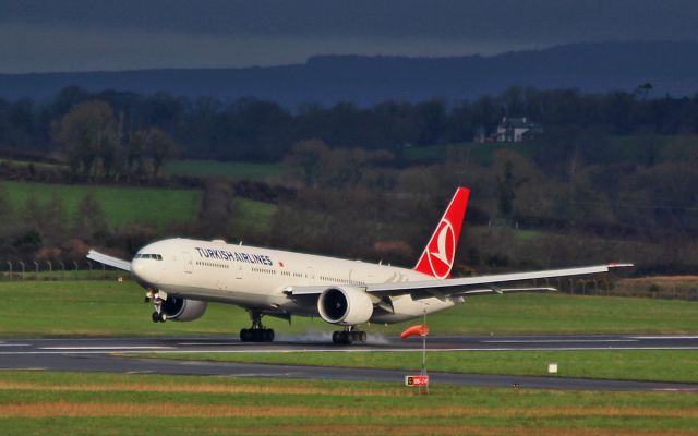 BOEING 777-300 (TC-LJA) - turkish airlines b777-300er tc-lja diverting to shannon due to a security alert onboard the flight while enroute from houston-istanbul 24/1/16.
