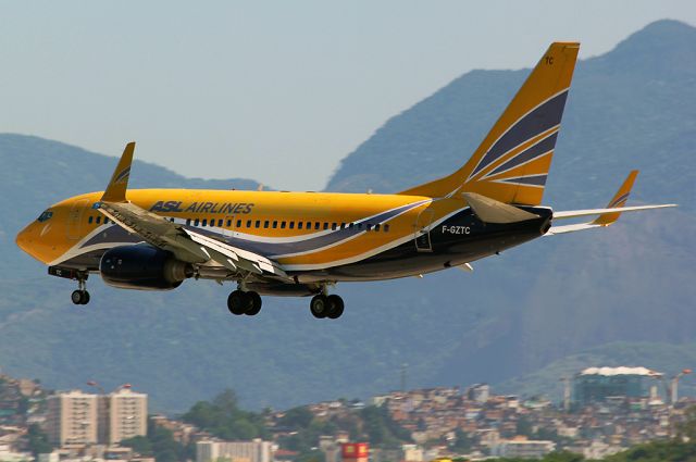 Boeing 737-700 (F-GZTC)