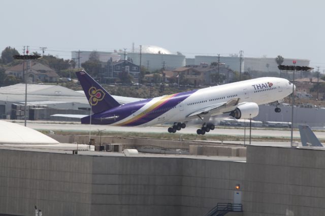 Boeing 777-200 (HS-TJR)