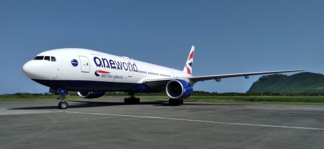 Boeing 777-200 (G-YMME)