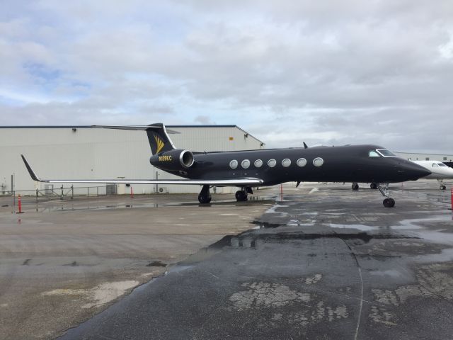 Gulfstream Aerospace Gulfstream V (N129KC) - Sprints new ship proudly on display.