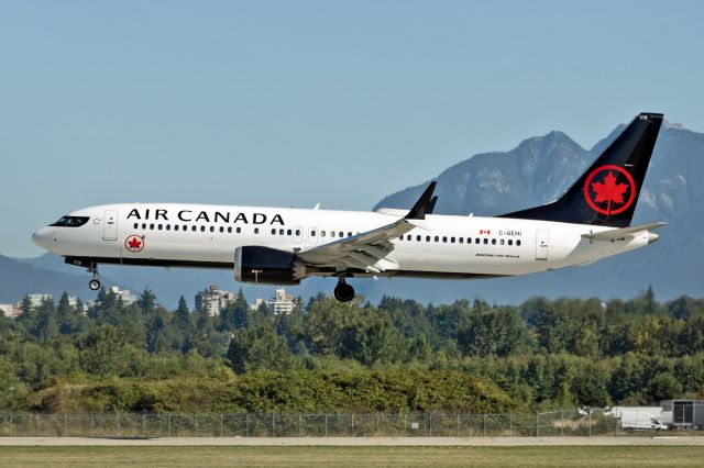 Boeing 737 MAX 8 (C-GEHI)